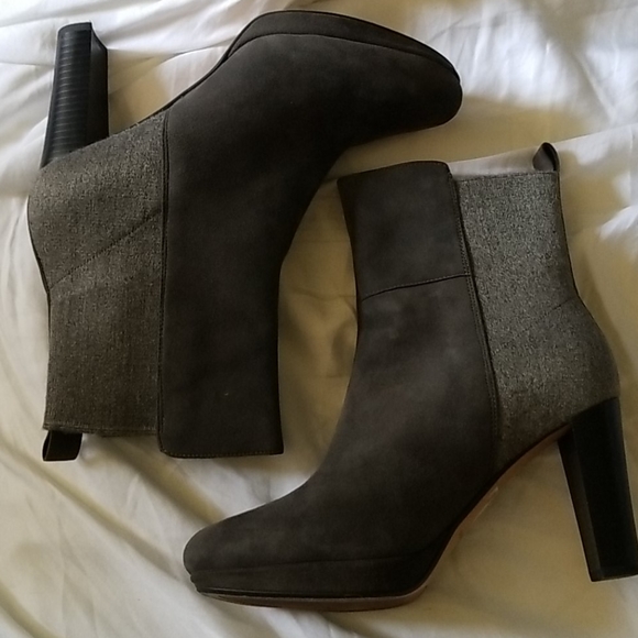 Clark's booties - Picture 4 of 8